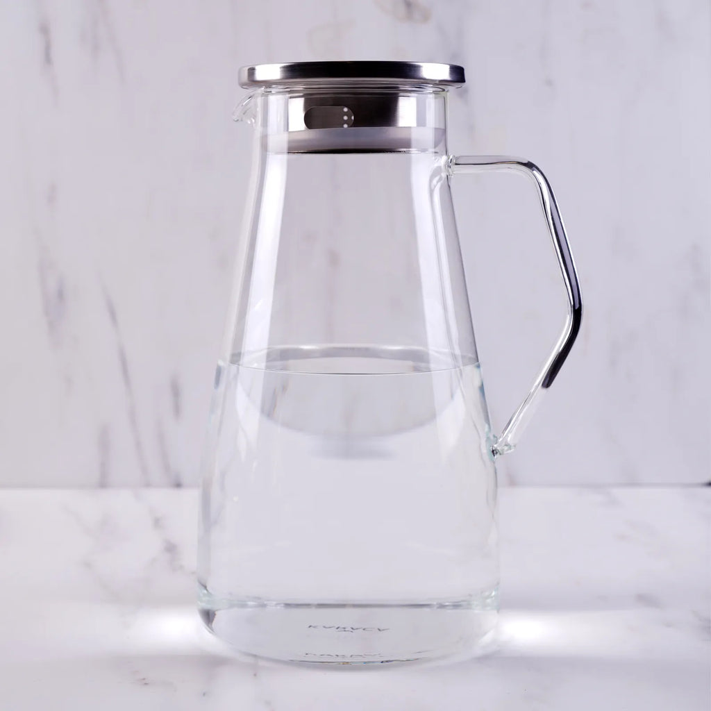 Carafe à eau Karaca en verre borosilicate et acier inoxydable, 1 700 ml