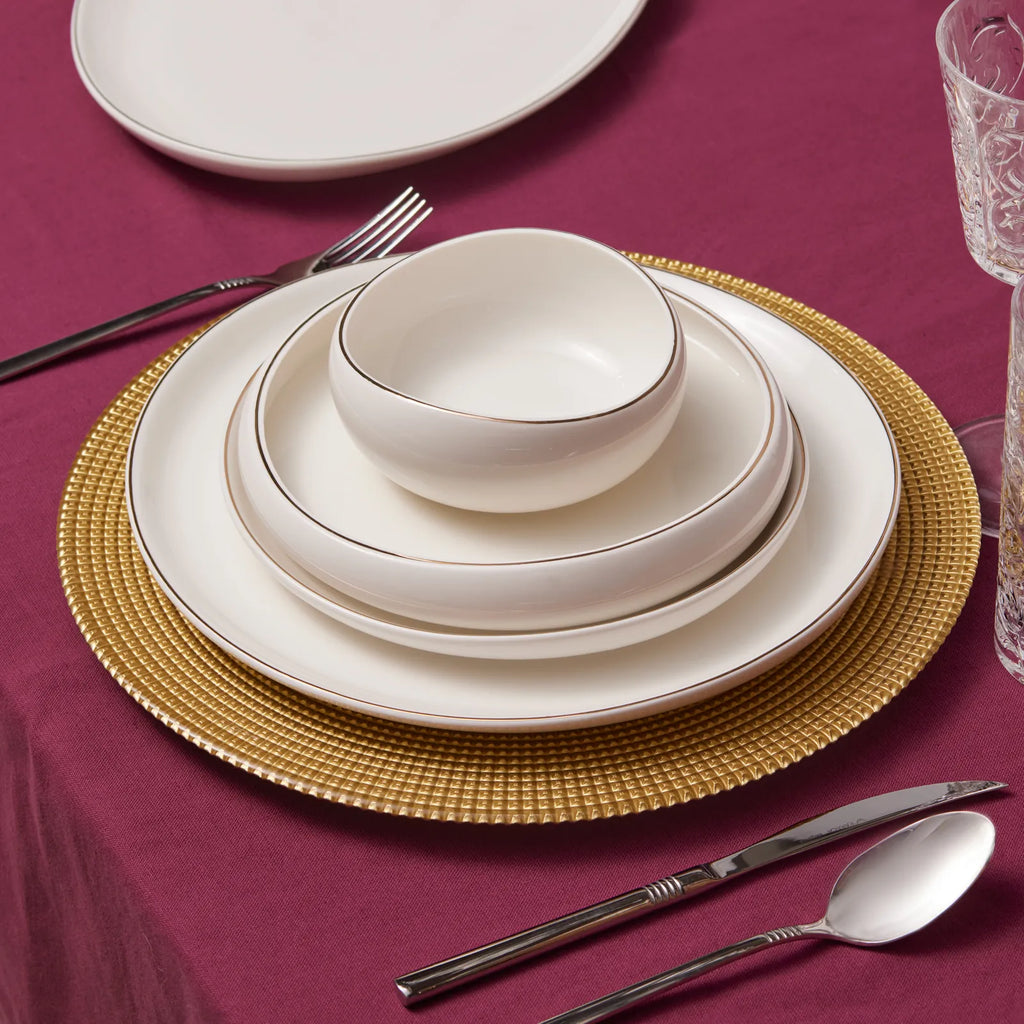 Karaca Red Carpet Collection Service de table en porcelaine Streamline Hole pour 12 personnes, 59 pièces, doré