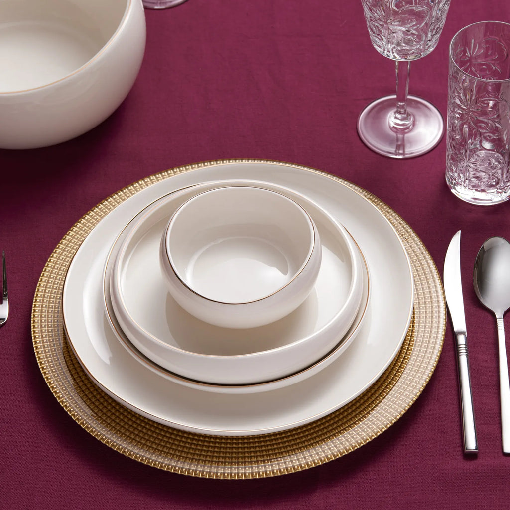Karaca Red Carpet Collection Service de table en porcelaine Streamline Hole pour 12 personnes, 59 pièces, doré