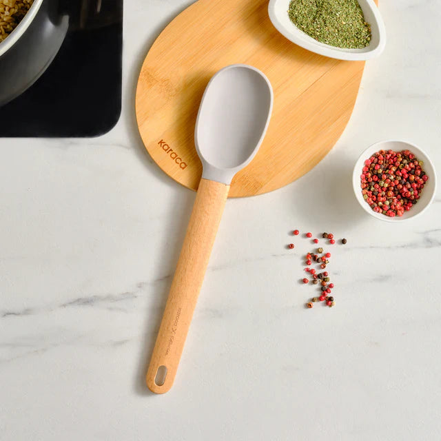 Cuillère de service en silicone Karaca X Refika avec manche en bois