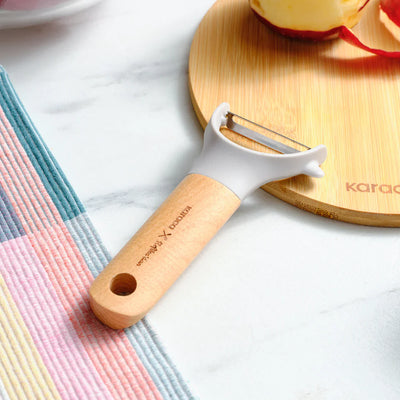 Éplucheur latéral Karaca x Refika Gadgets avec manche en bois
