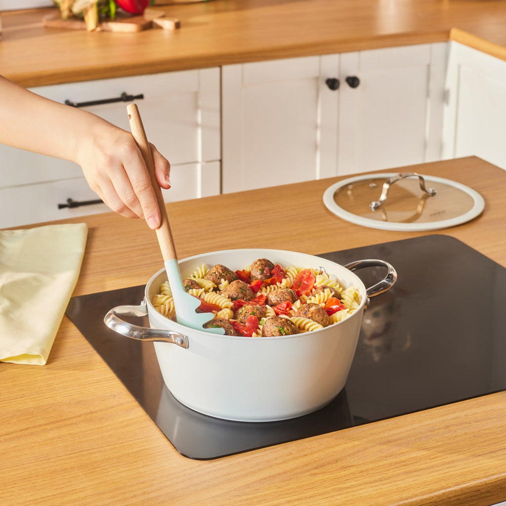Karaca Swiss Crystal Almond Cream, Casserole avec Manche en Acier, 24cm