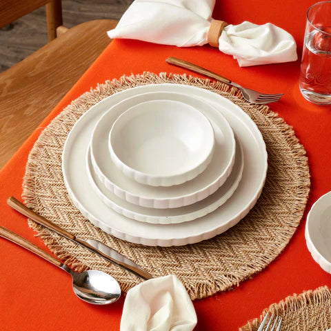 Service de table Karaca Stream Bone China Pumpkin 24 pièces pour 6 personnes, Blanc