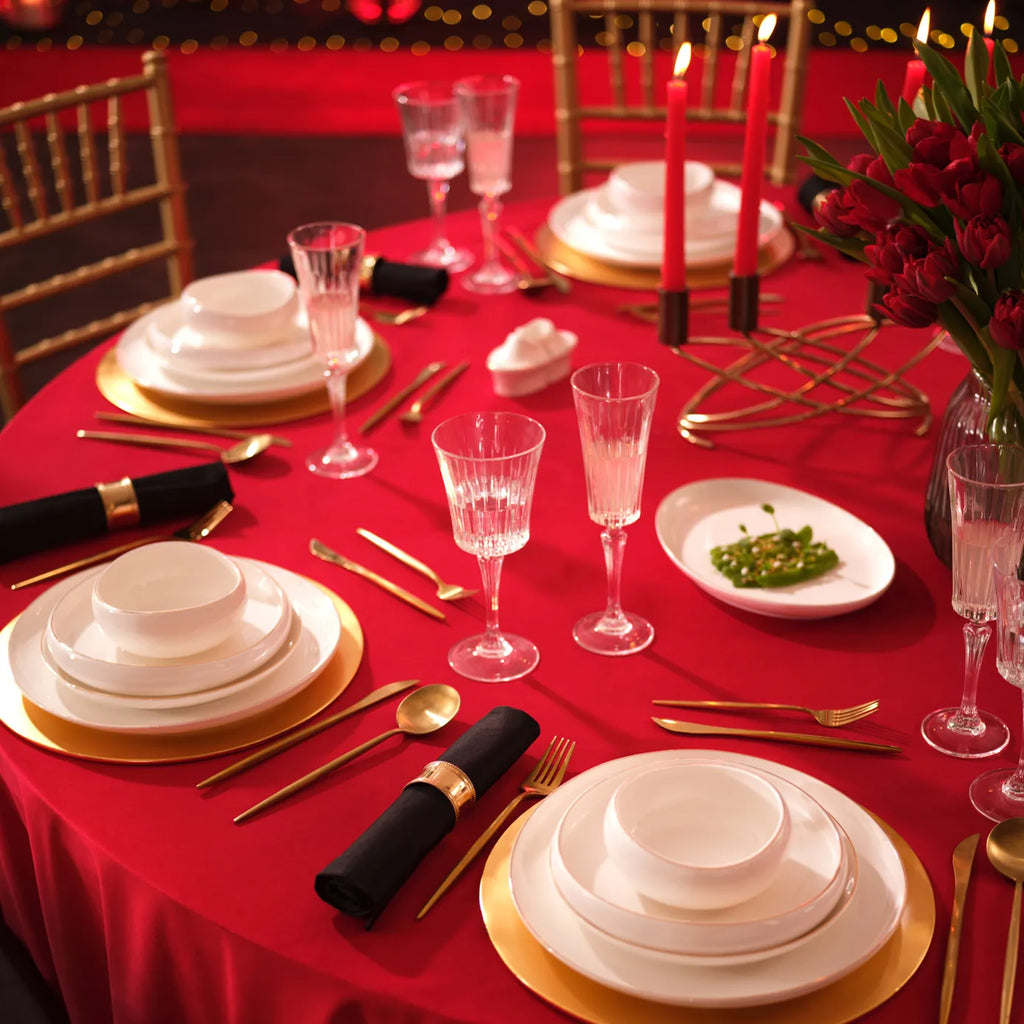 Karaca Red Carpet Collection Service de table en porcelaine Streamline Hole pour 12 personnes, 59 pièces, doré